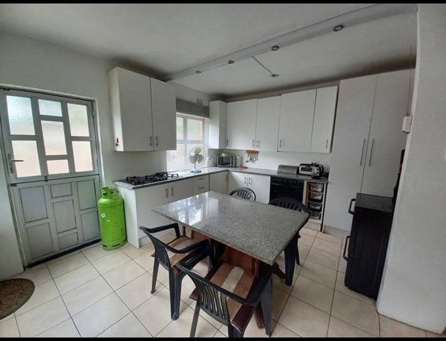 4 BEDROOM HOUSE FOR SALE IN SILVERGLEN
